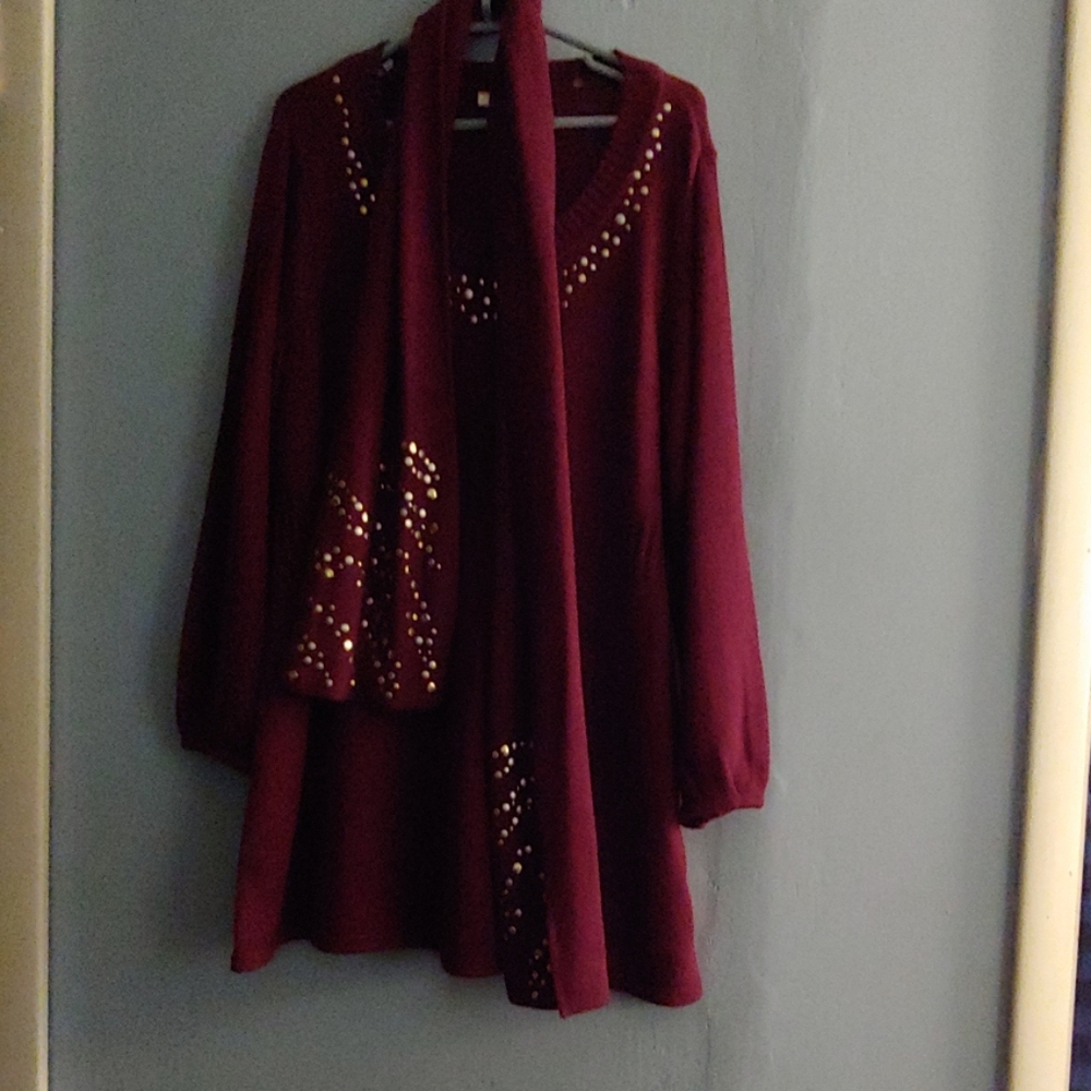 Sweater - Picture 2 of 4